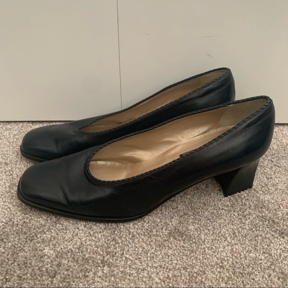 Van Eli Italian Genuine Handmade Leather Heels - Picture 2 of 6